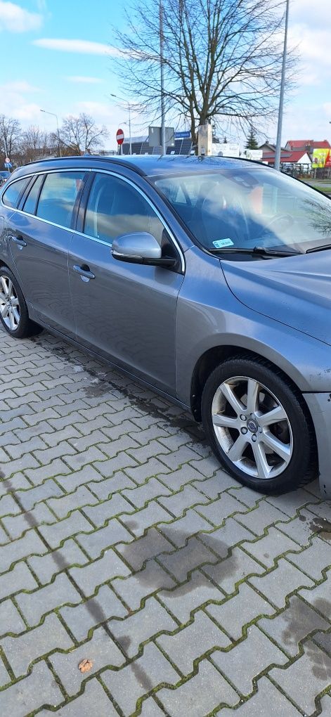 Volvo V60 16r. 175 tys. km.