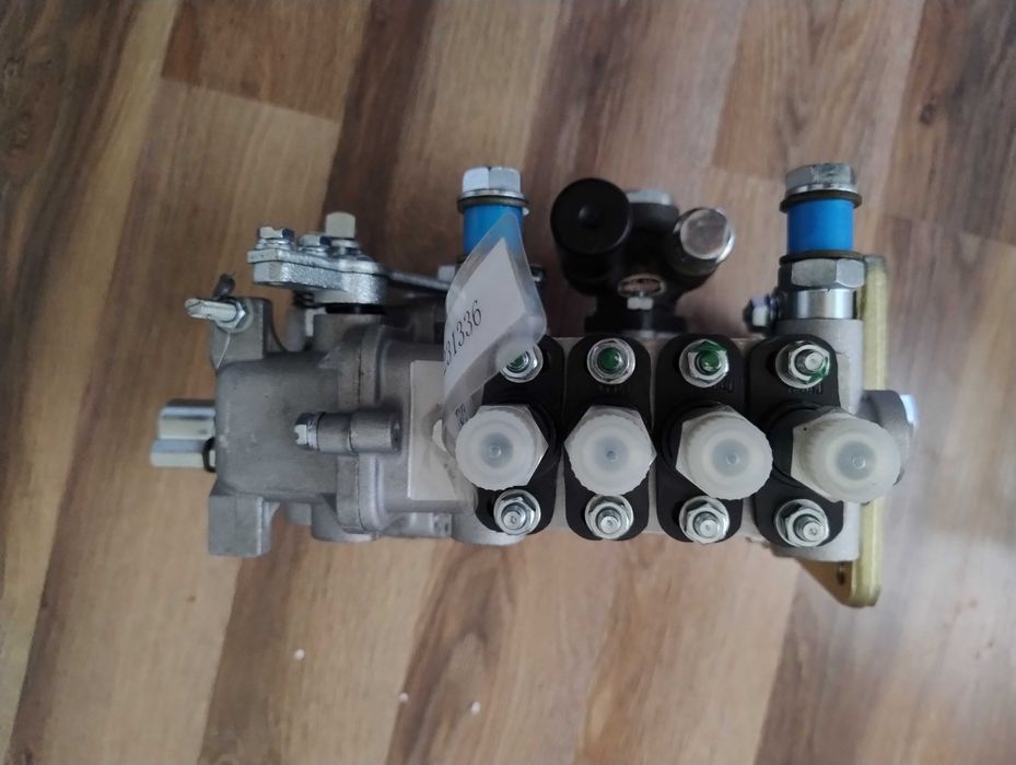 Pompa wtryskowa pompa paliwa  MTZ PRONAR D240 i D243