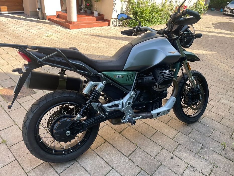 Moto Guzzi V85 TT 2022, przebieg 10870