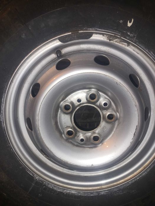 Bridgestone Duravis All Season 215/70R15C z felgami 5x118