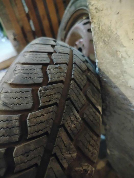 Opony zimowe  145/70 R 13  2 szt.