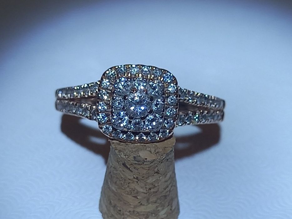 Золотое кольцо с бриллиантами