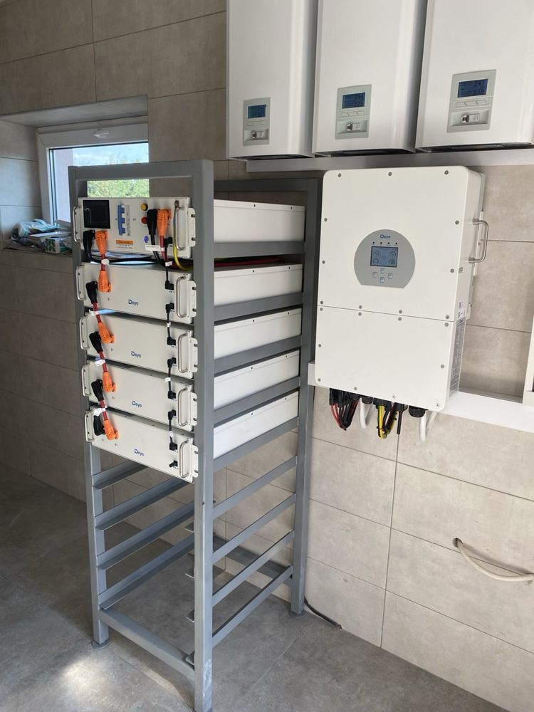 Гібридний інвертор Deye SUN-6k-SG05LP1-EU 6kW, 1ф , 48V