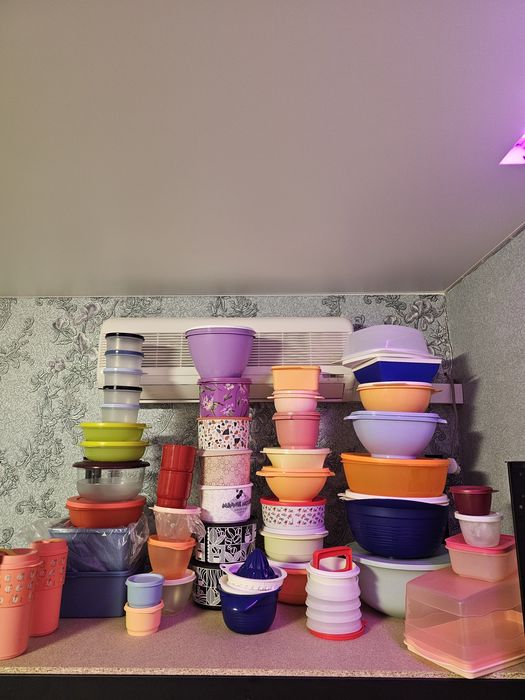 Посуд TUPPERWARE,  розумний пластик.