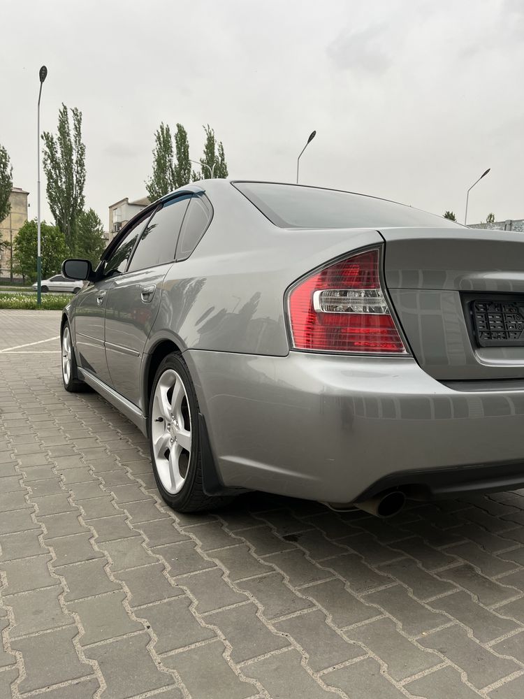 Subaru Legacy 2.0 автомат 165 л.c. 2006 год