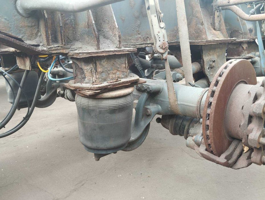 Продам вісь на вантажні причипи