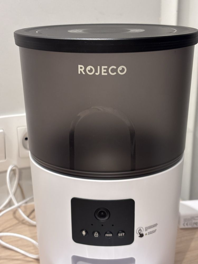 Automatyczny podajnik karmy ROJECO