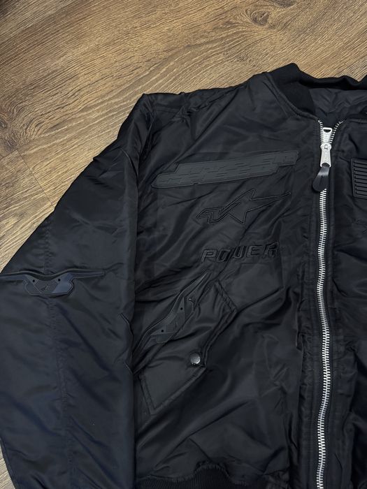 Новий Alpha Industries x Vetements  вже в Україні