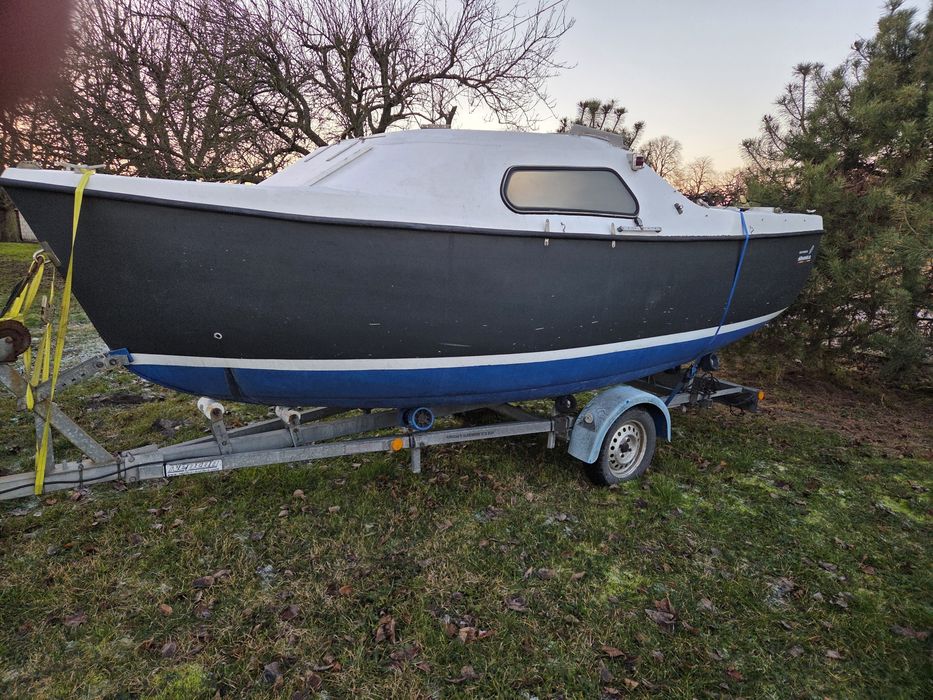 Łódż łódka kabinowa motorowa komplet przyczepa i silnik