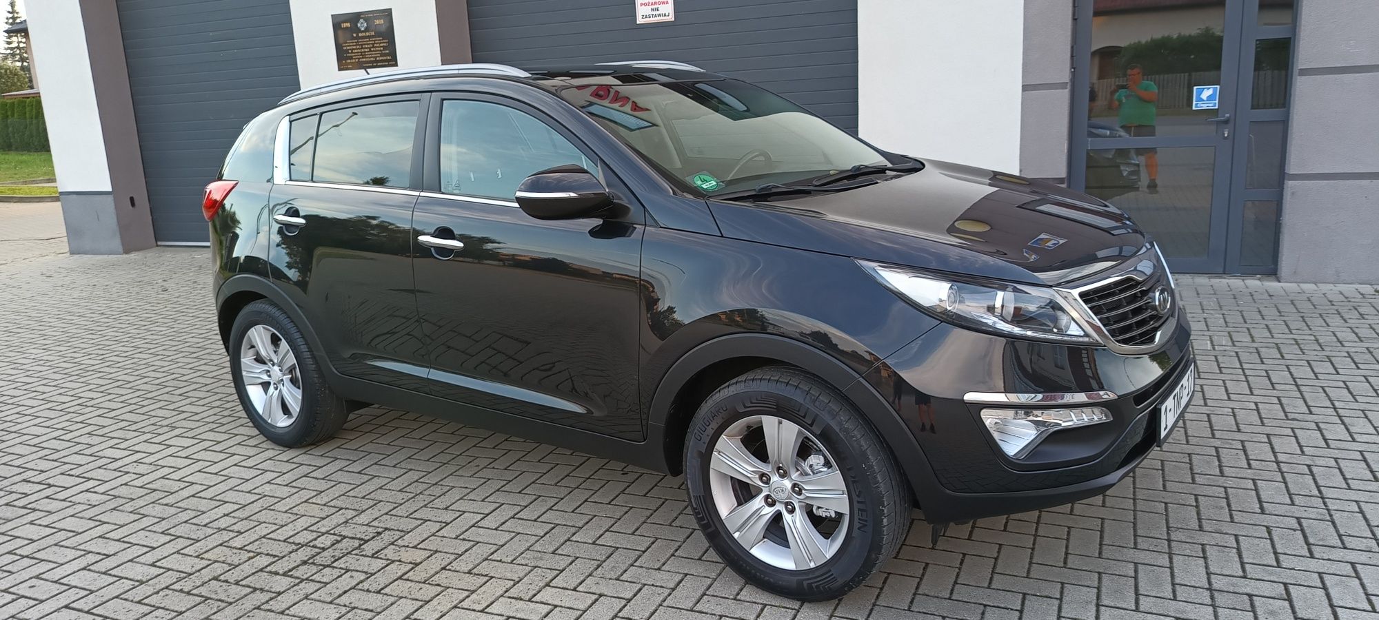 Sprzedam bardzo ładną Kia Sportage 2.0 benzyna sprowadzona z Holandii