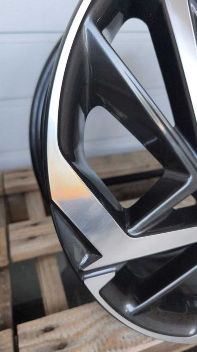 Felgi aluminiowe Hyundai i 20 Kia 17" 4x100 Et54 (OL682F)