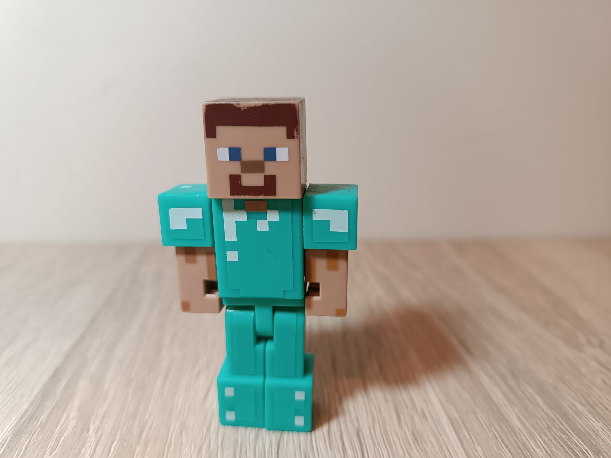 Minecraft Steve With Diamond Armor Action Figure 3" Jazwares