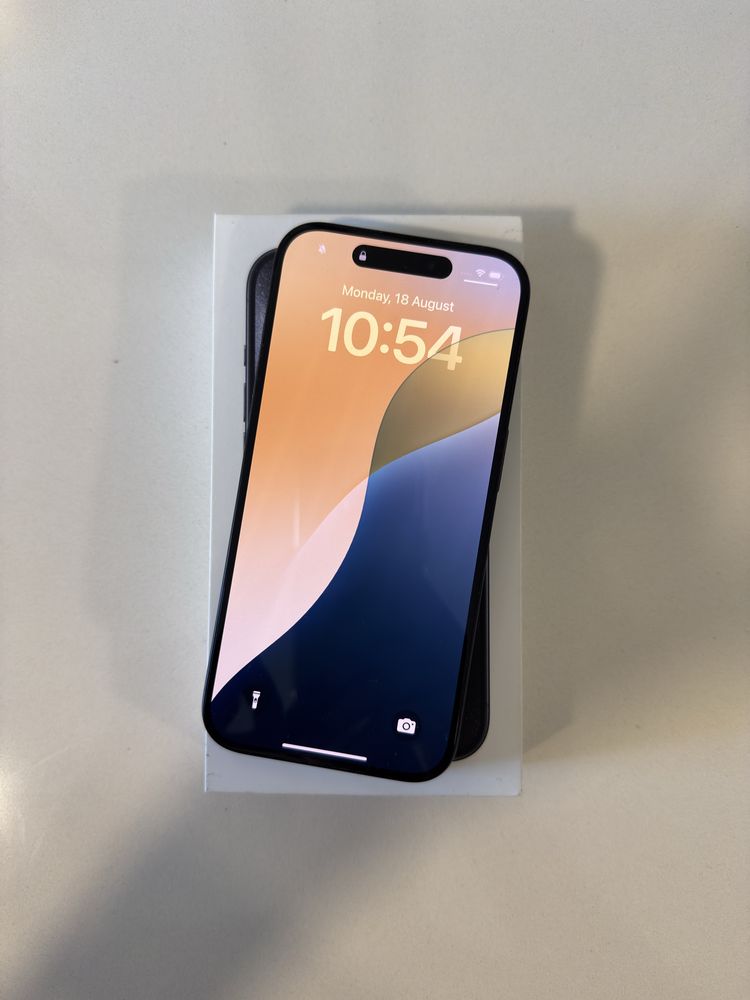 Apple iPhone 15 Pro 128GB 94% “ azul marinho “ + todos os acessórios
