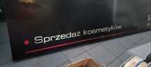 Szyld nadwejsciowy Baner reklamowy LED  sprzedaż kosmetyków 350cm