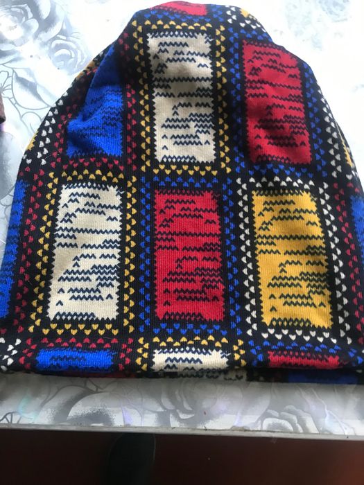 Модна жіноча шапка