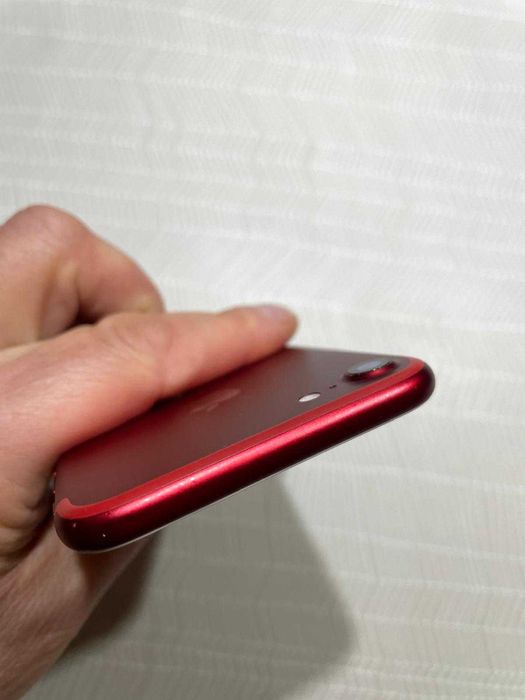 Apple iPhone 7 4 GB / 128 GB 4G (LTE) CZERWONY + + etui matowe silikon