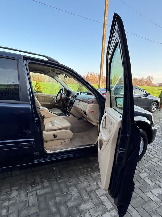 Mercedes-Benz M-Class 2004