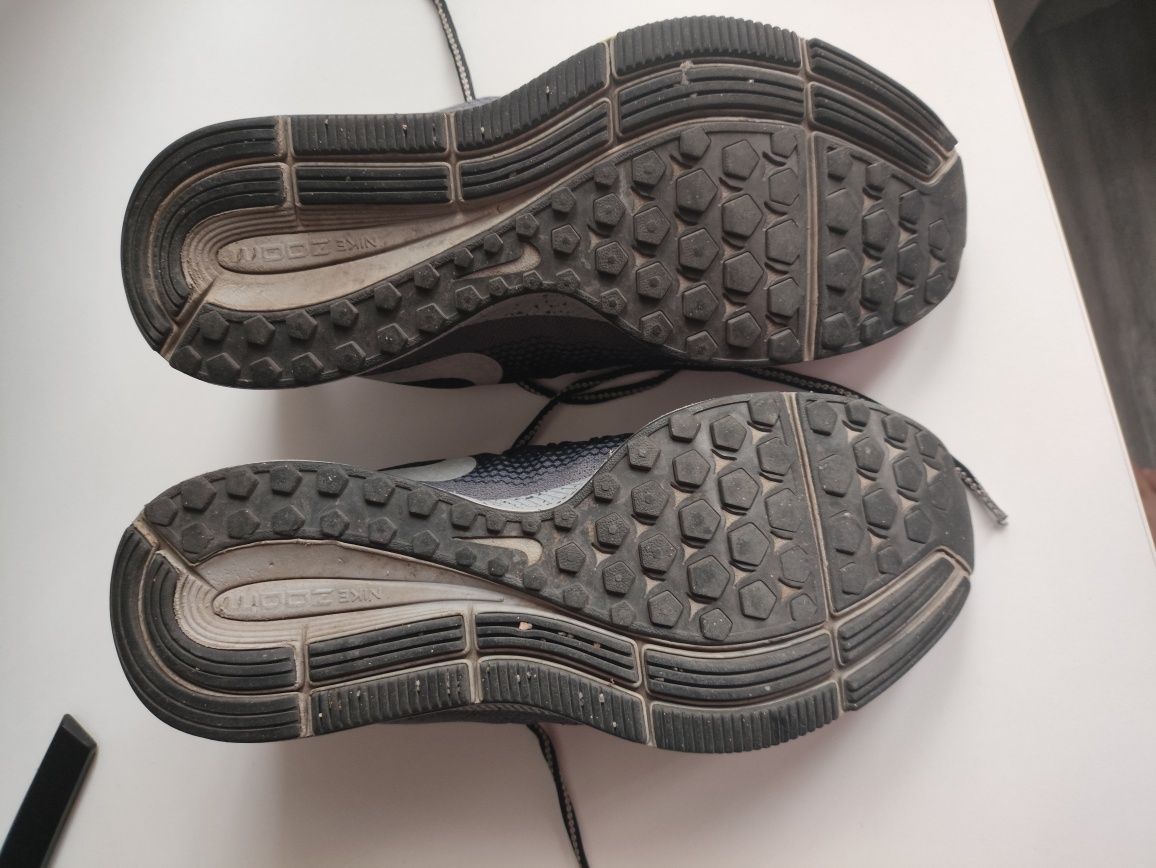 Кросівки Nike Zoom Pegasus 33 (розмір 42.5)