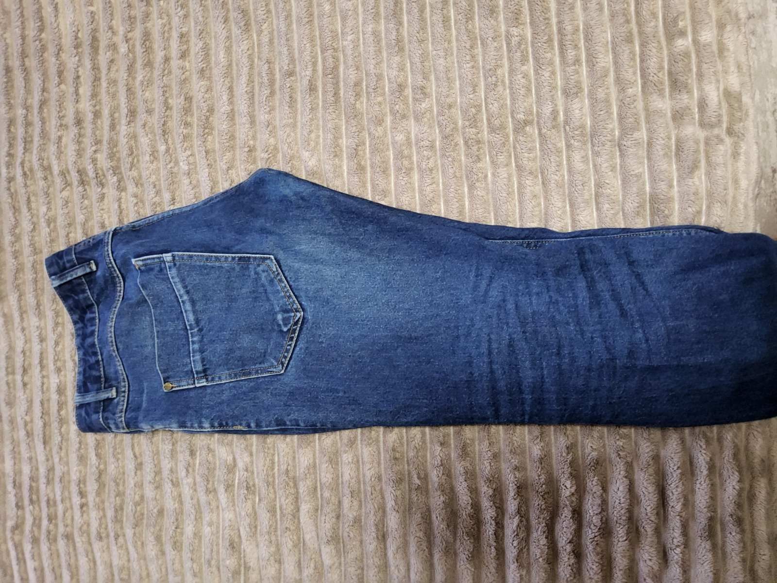 Чоловічі джинси від бренду RESERVED