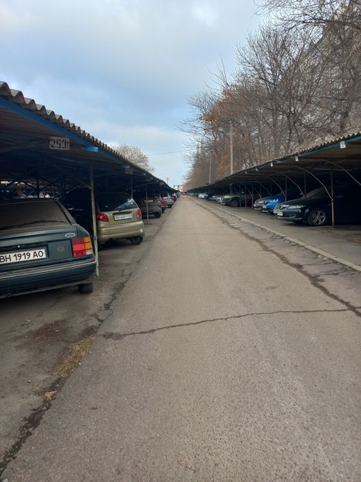 Сдам на длительный срок место на охраняяемой автостоянке ак.Заболотног