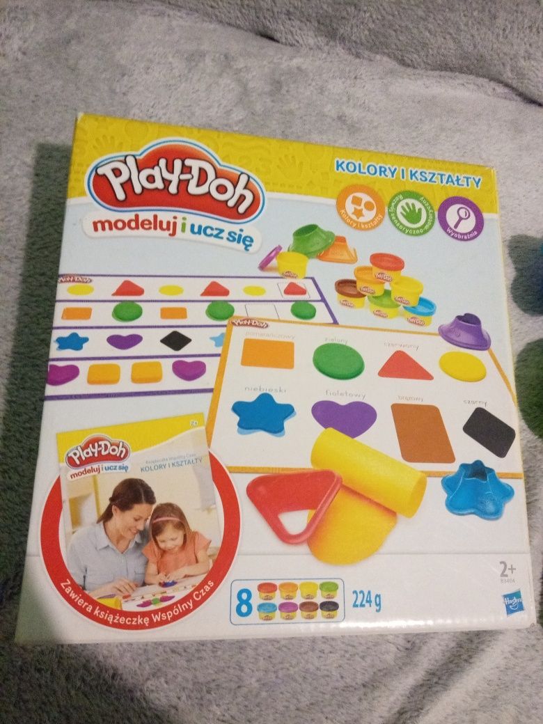 2 zestawy ciastoliny Playdoh kształty i kolory i buźki minki