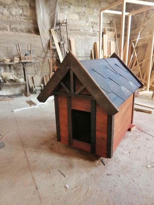 Собачі будки на замовлення