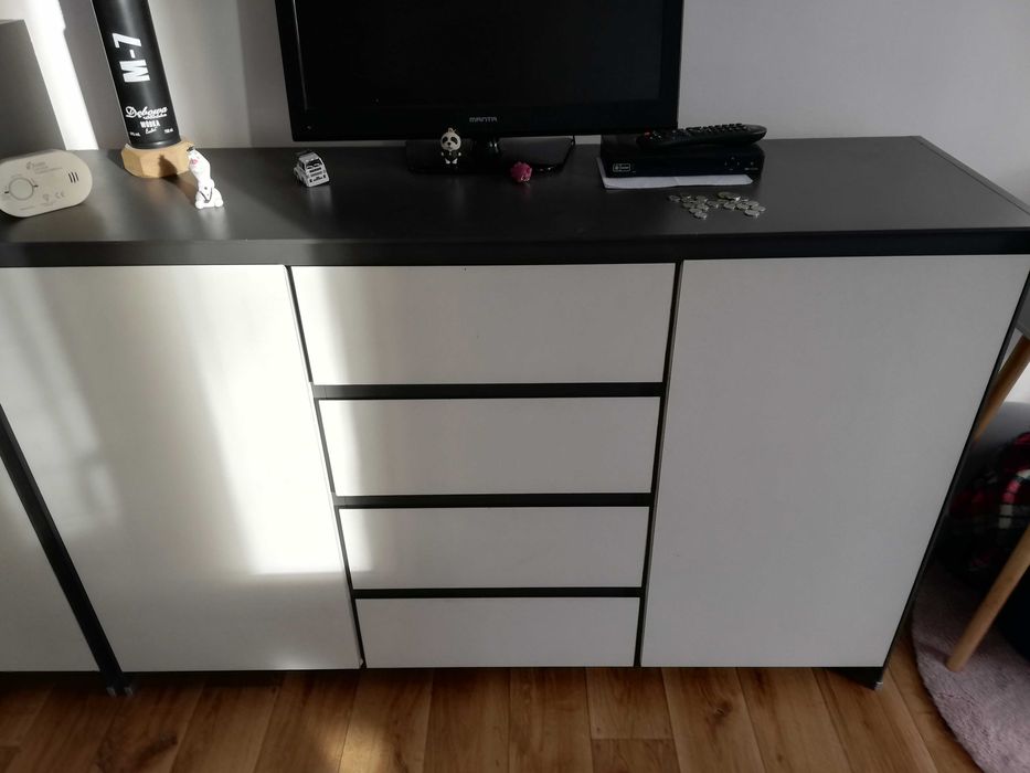 Sprzedam komode biała używana