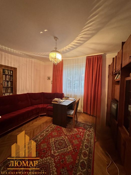 Продаж будинку м. Винники вул Львівська біля озера