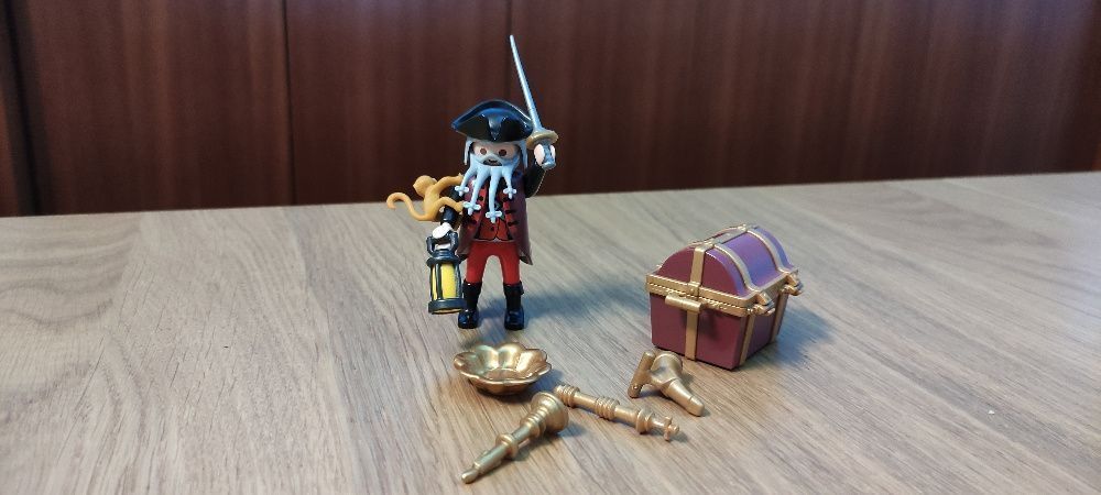 Vários conjuntos da Playmobil - avião, cavalo, guerreiros...