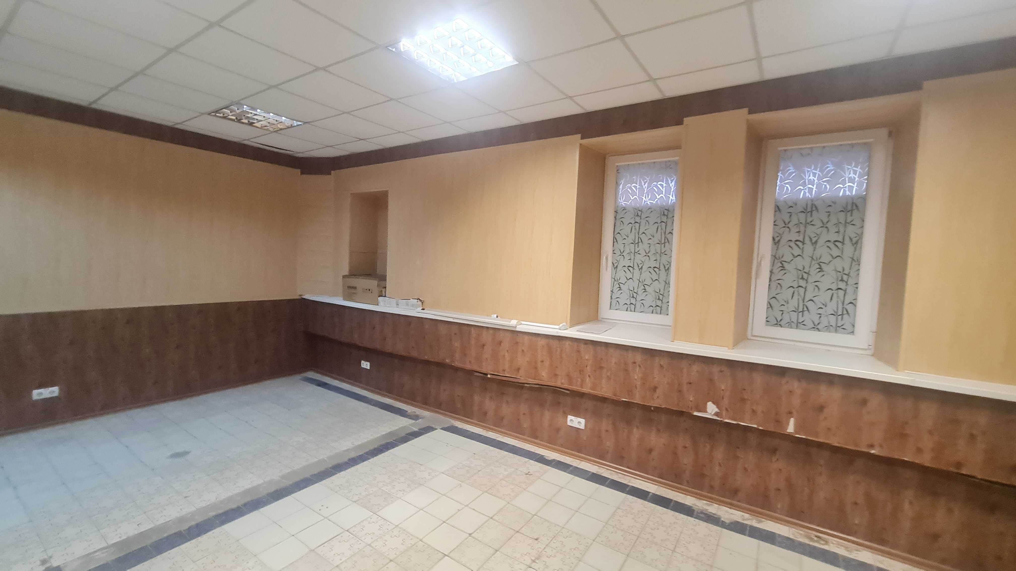 Аренда БЕЗОПАСНОГО офиса 100м в цоколе в Центре
