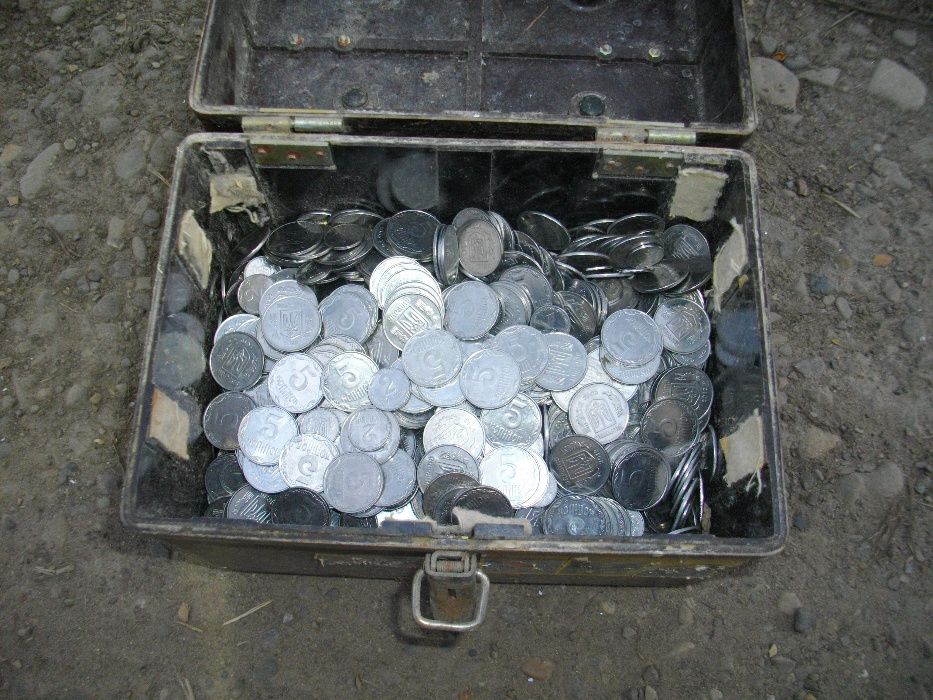 Продам монеты Украины 1,2,5 копеек