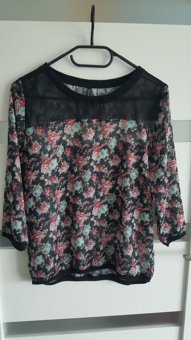 Bluzka zwiewna bluza Stradivarius r.xs s 34