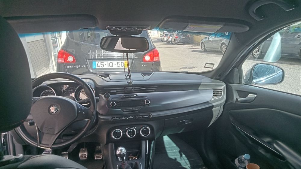 Alfa Romeo Giulietta 1.6 com poucos Kms!!