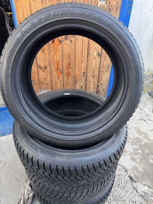 Комплект шин 225 45 r18 Dunlop Зима 7.5 мм протектор