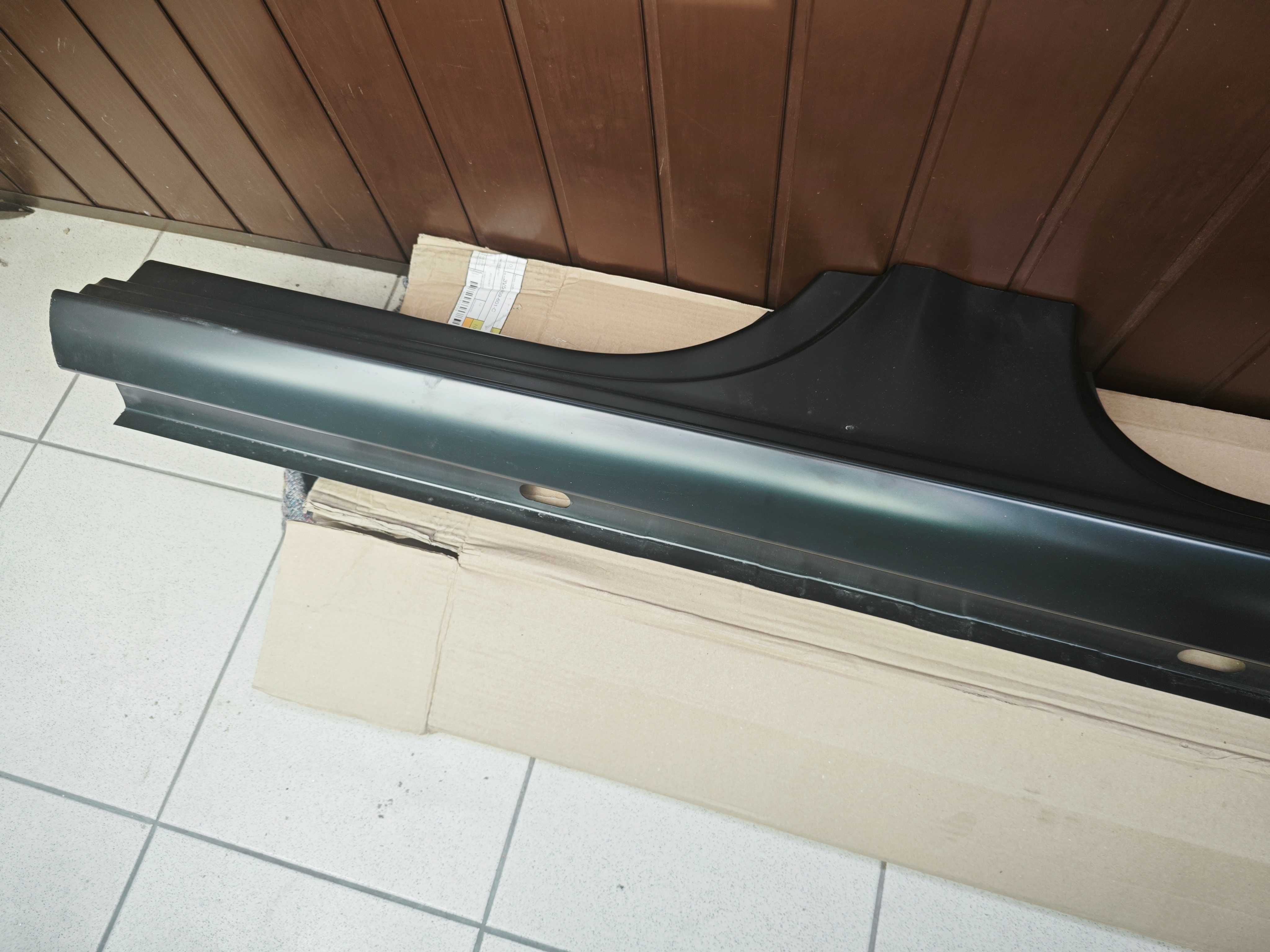 Superb 3 Oryginalne poszycie lewego progu