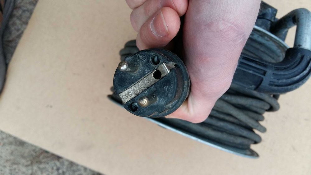 Niemiecki przedłużacz bebnowy ,na rolce 45m