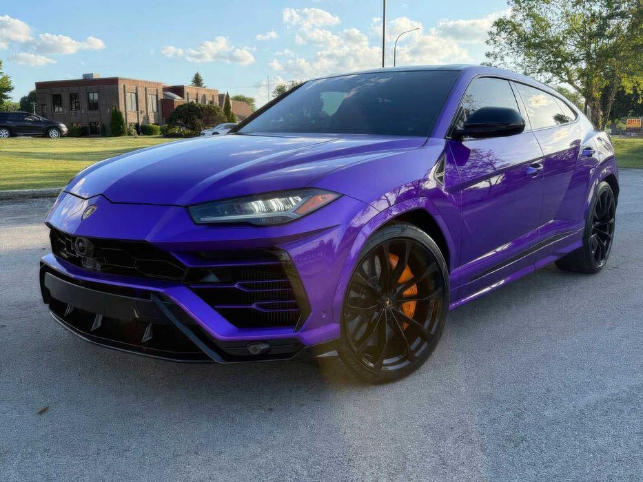 Lamborghini Urus      2022
