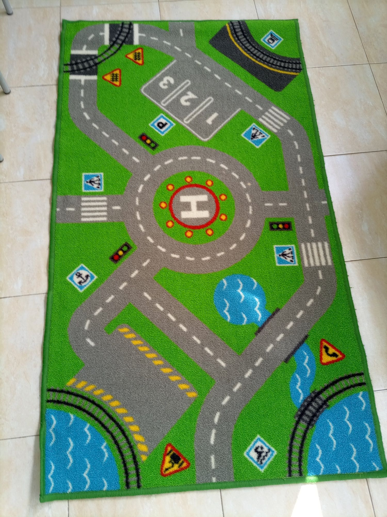 Tapete quarto de criança 7 euros