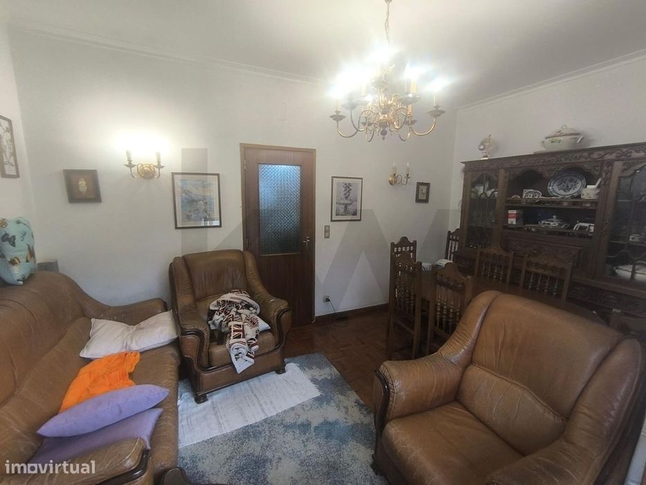 Apartamento T3 R/C na Urbanização Santa Isabel