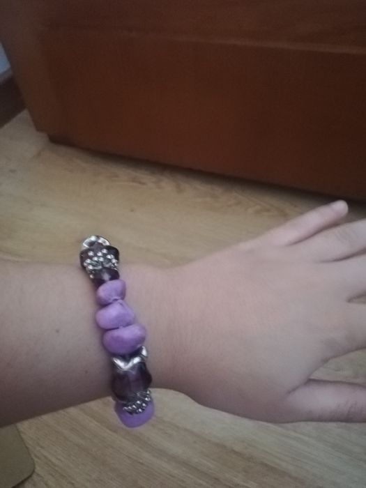 Pulceira em tons de roxo
