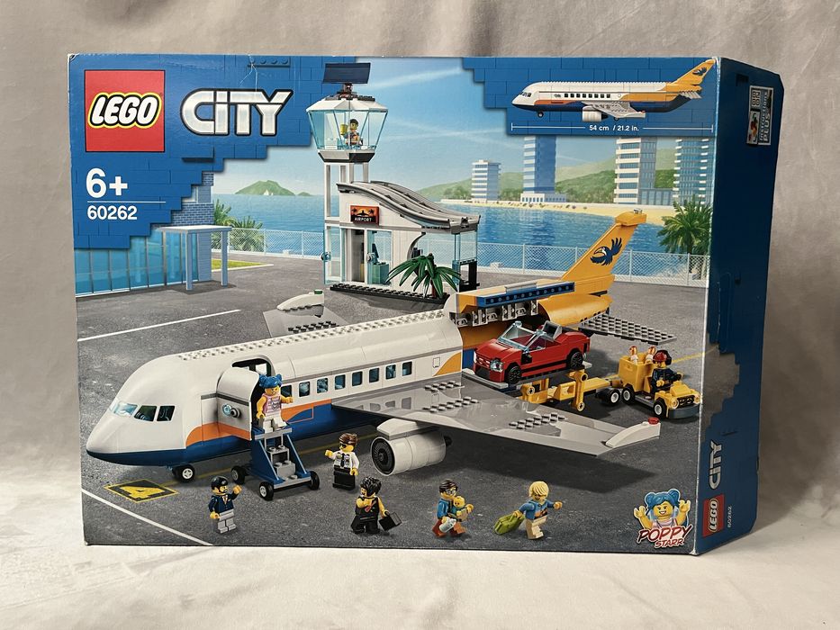 КонструкторLEGO City Пасажирський літак (60262), 669 деталей