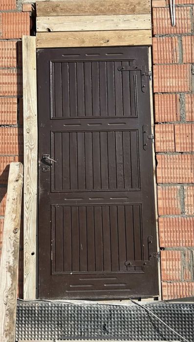 Oddam za darmo drzwi tymczasowe na budowe 204x96