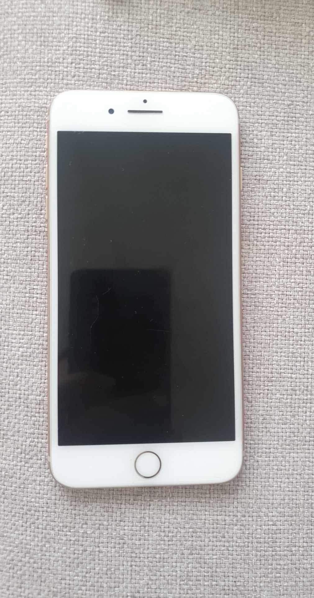 iPhone 8 Plus ROSE GOLD używany lecz w dobrym stanie