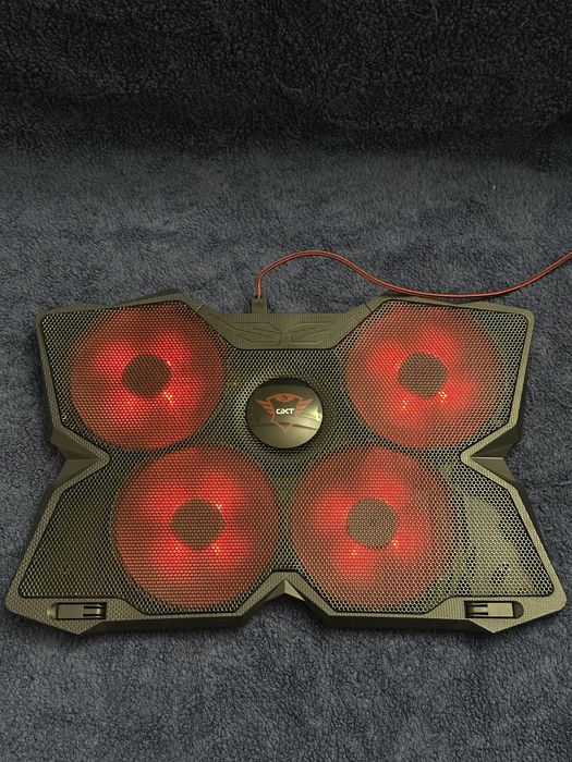 Охлаждающая подставка для ноутбука