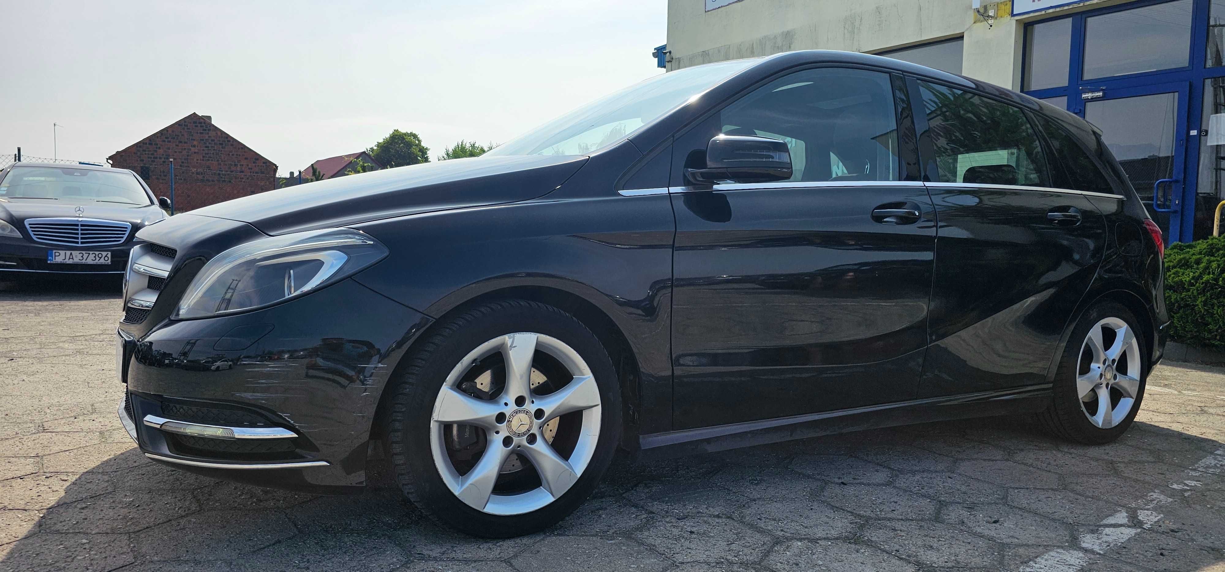 Mercedes B-Klasa W246 1.8 CDI 109 KM Automat Klima Navi Szyberdach