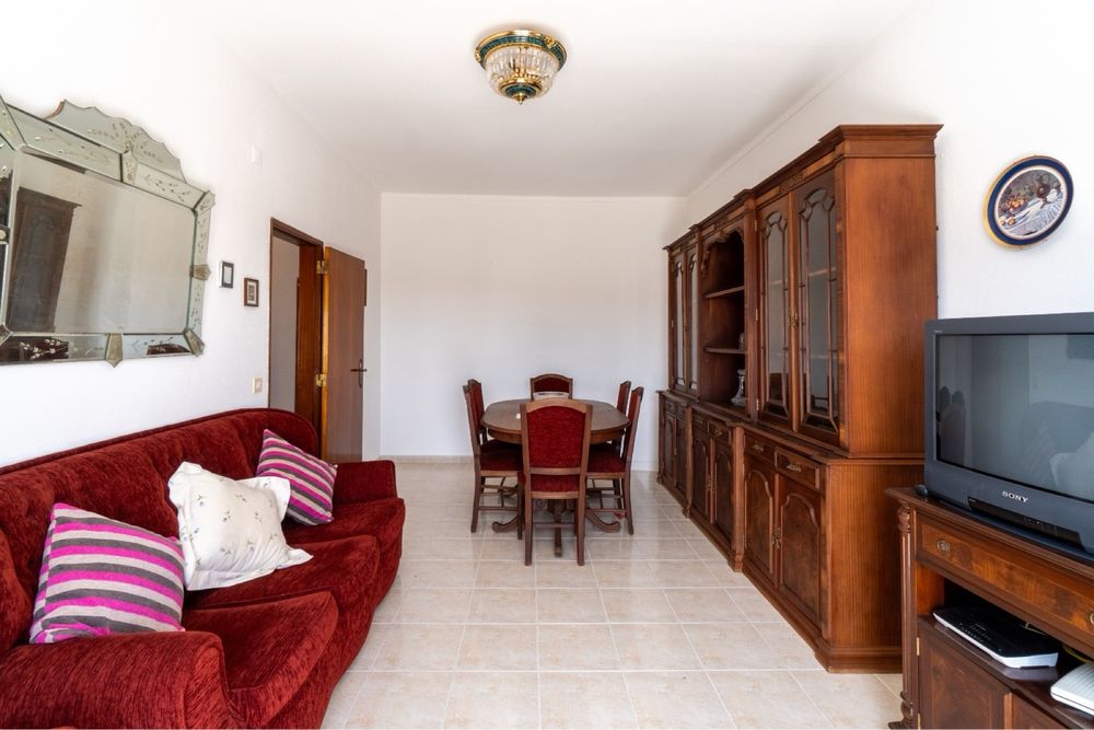 Sala de jantar movel + mesa+cadeiras+movel TV + mesa de apoio