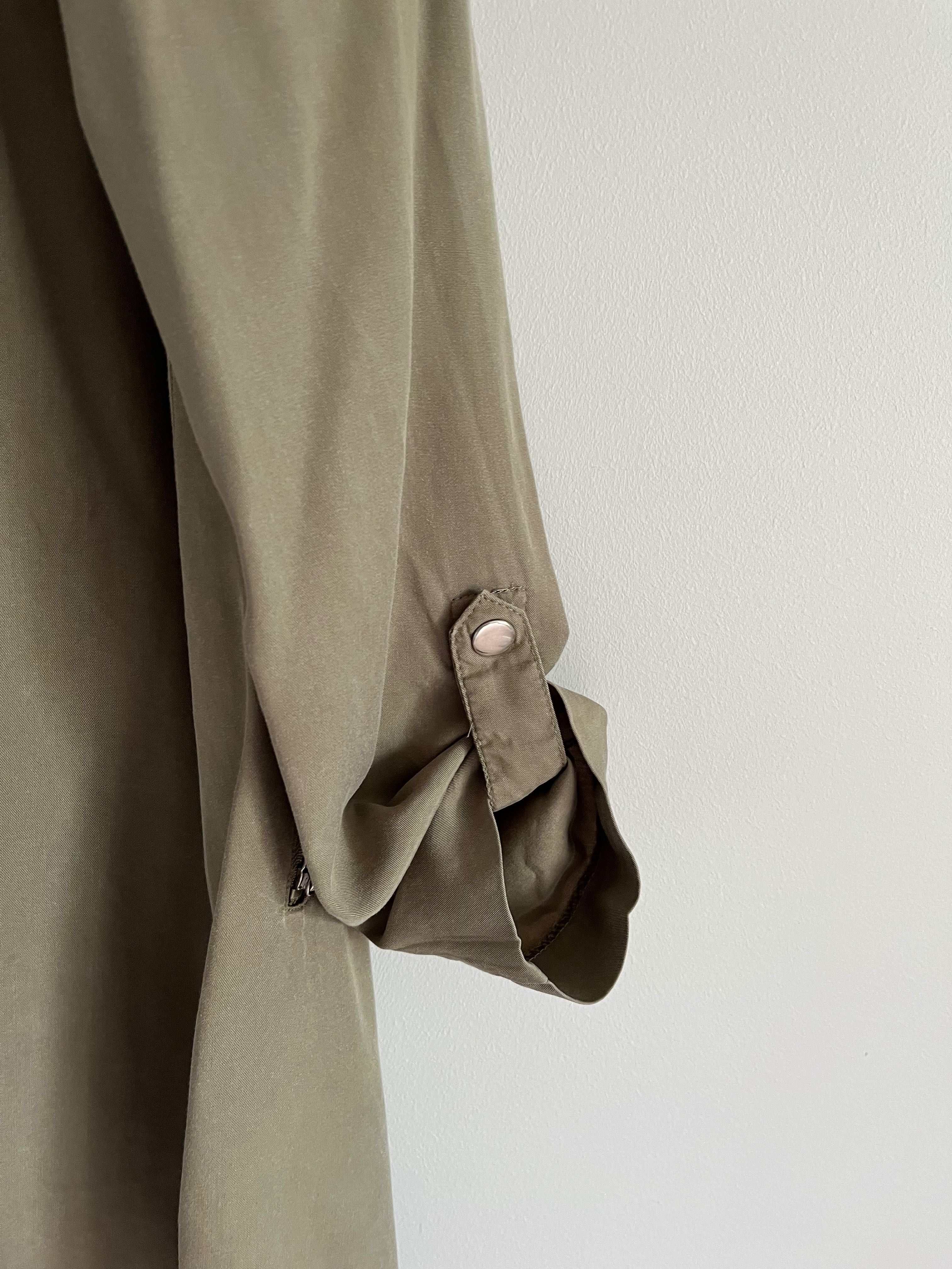 Narzutka khaki oddychający materiał nienoszona