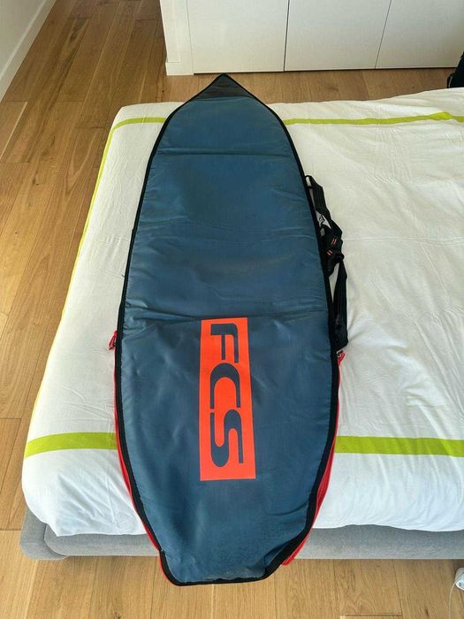 Set Surf: prancha surf, fato, capa e leash