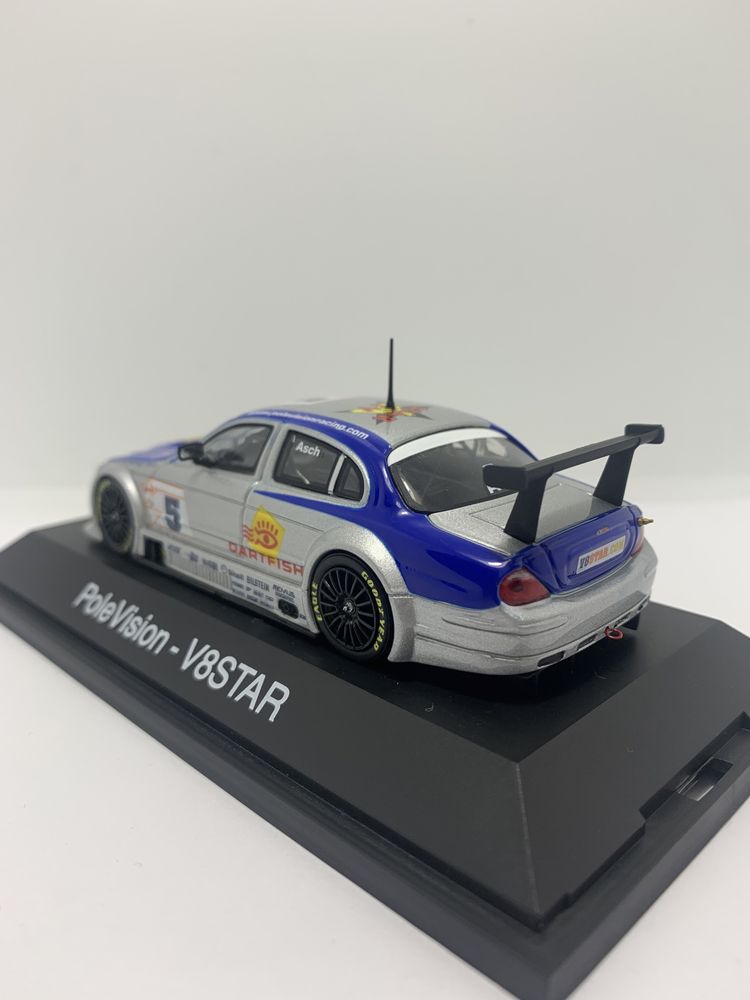 Jaguar V8 Star da Schuco escala 1/43
