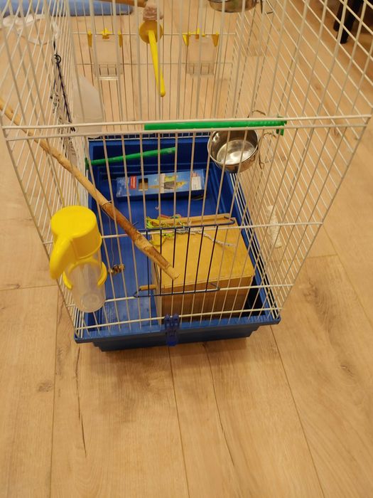 Продам клітку для папуги